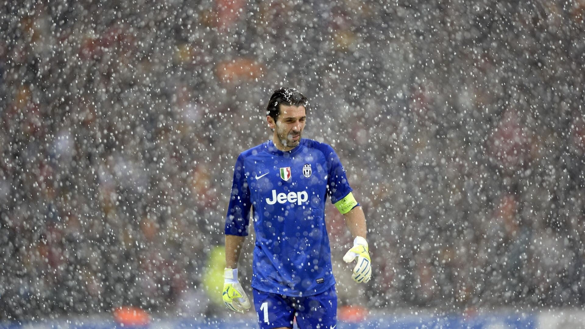 足球周末的统治力叙事,皇马提前终结悬念,莱万在意甲焦点战接管比赛