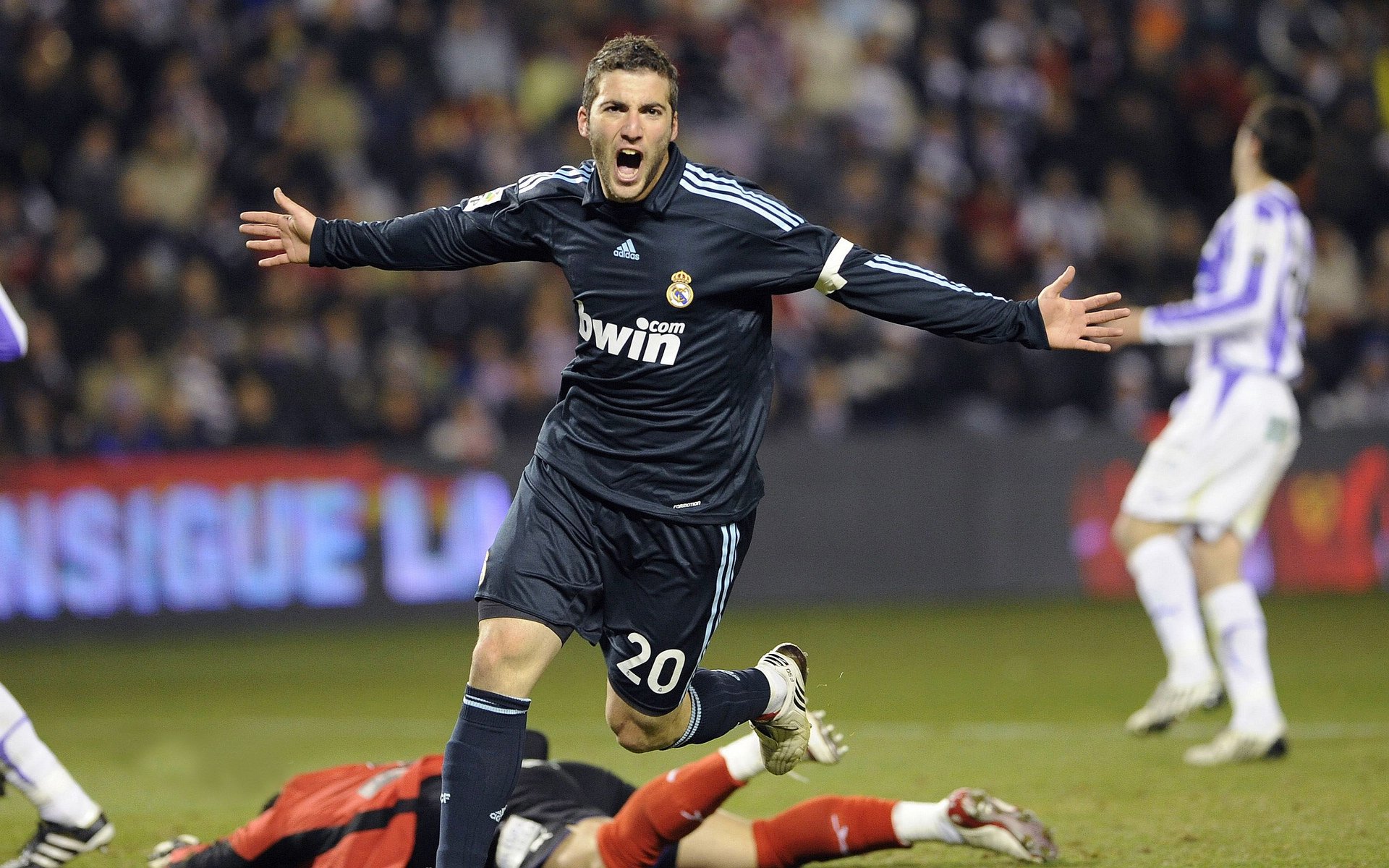 阿圭罗一箭定江山，阿尔及利亚逆袭罗马，改写历史的唯一进球