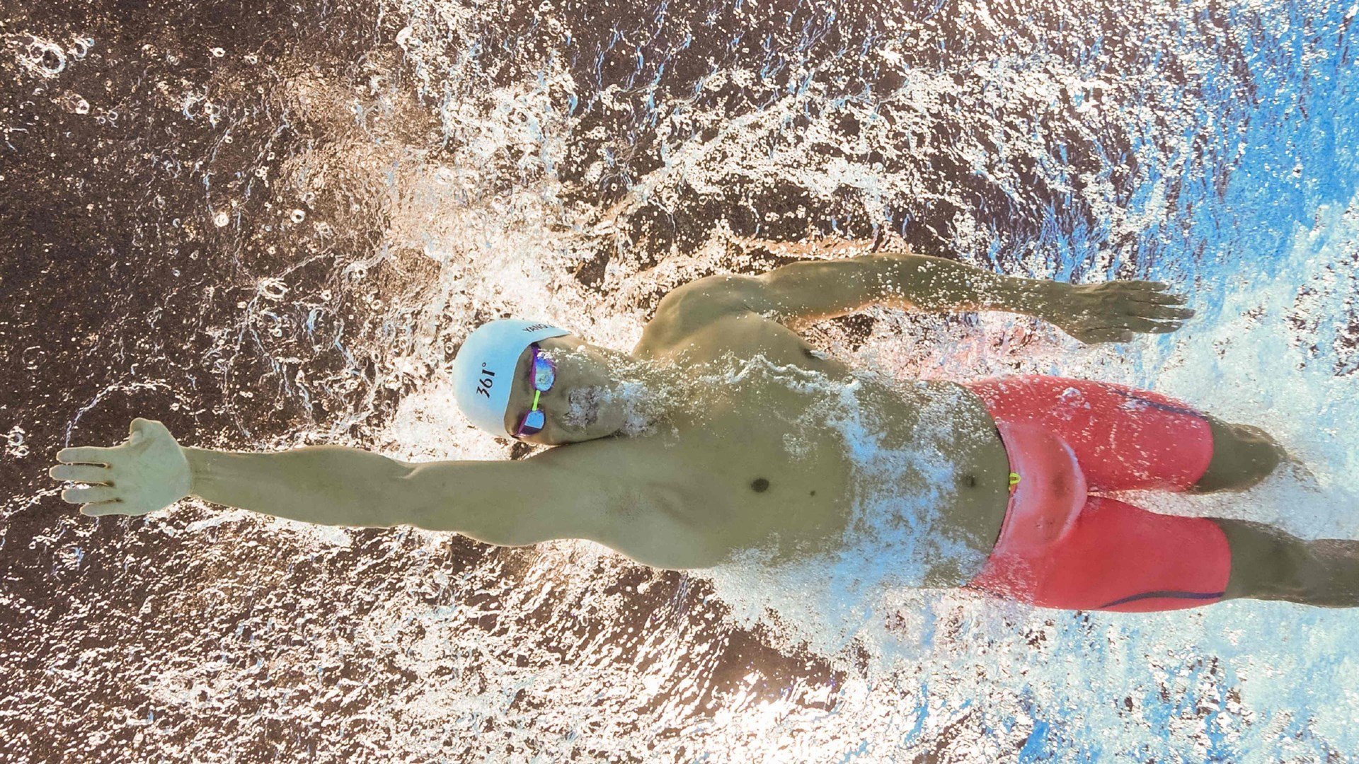 赛道上的逆袭，哈斯车队如何逆转红牛二队，诺里斯关键制胜