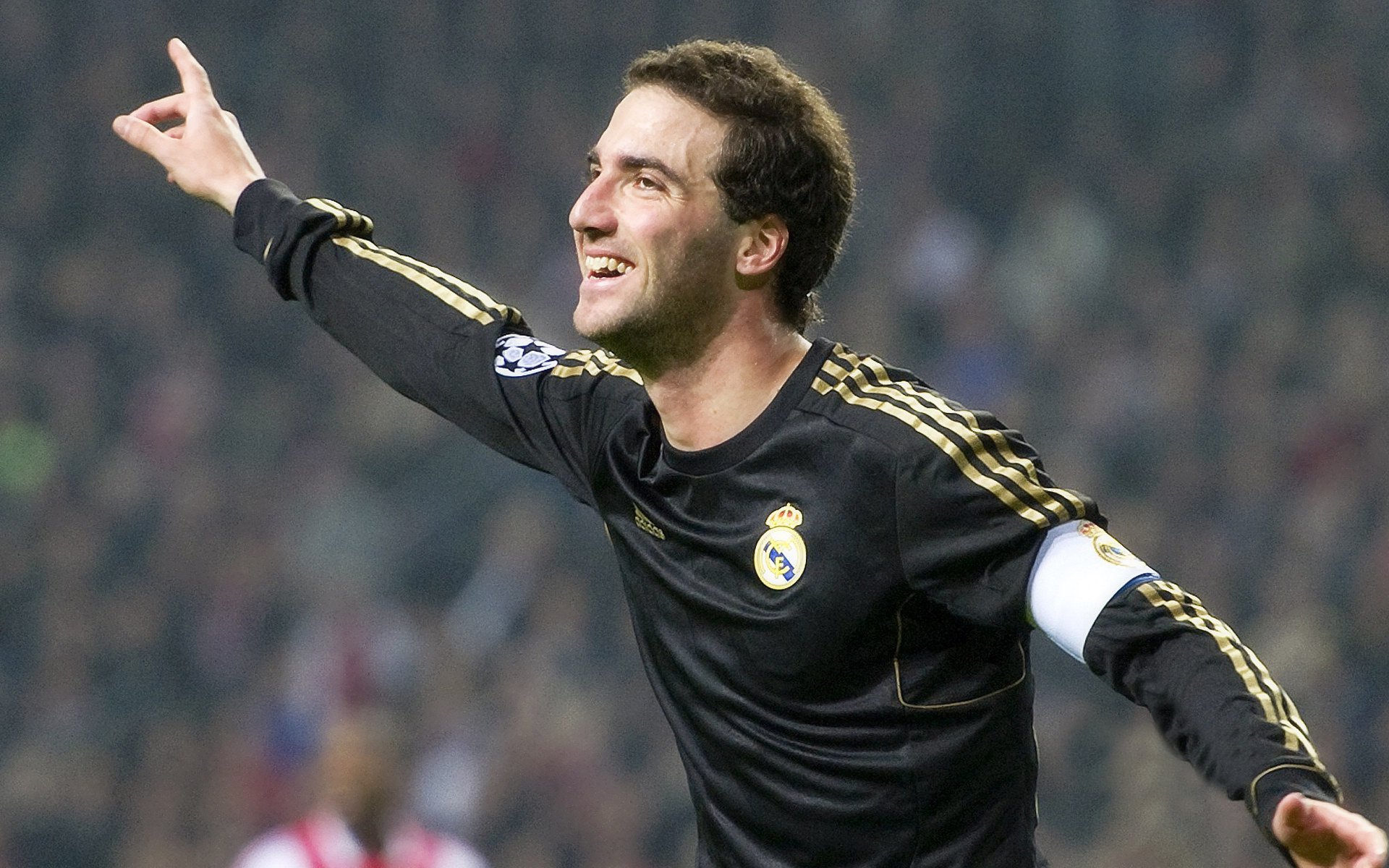 开云体育平台APP-逆转之夜，伊布神锋破局，阿森纳奇迹翻盘巴萨的战术博弈